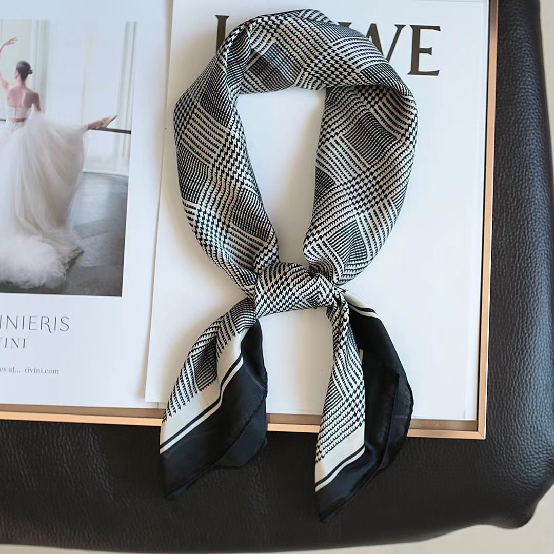 Nieuwe Mode Zebra Gedrukt Vier - Ascot Neck Scarf recensie en prijs