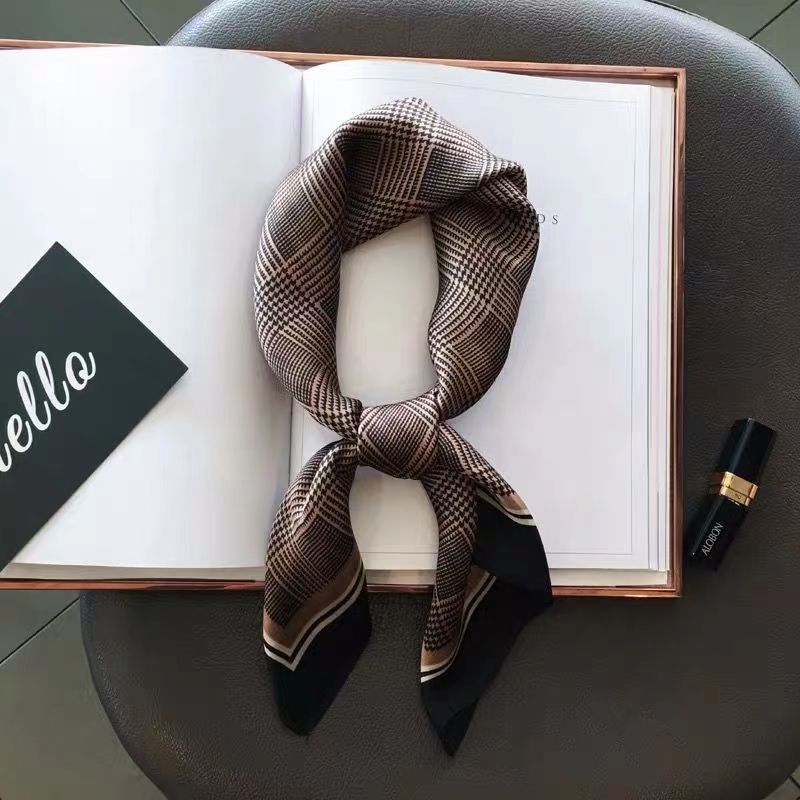 Nieuwe Mode Zebra Gedrukt Vier - Ascot Neck Scarf recensie en prijs